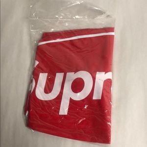 Supreme beach ball red and white